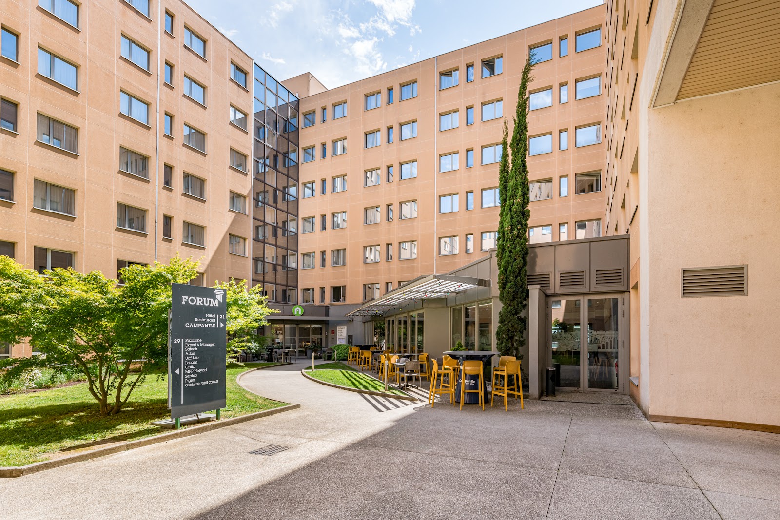 Cour "Le Forum" du Campanile Prime Lyon Gare Part-Dieu ©2024 Marine Piolat