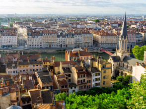 ©Laraslk - Shutterstock