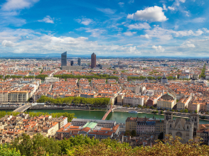 Vue panoramique de Lyon depuis Fourvière © sergii figurnyi / Shutterstock 1063203986