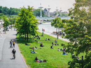 Les Berges en été © Keitma / Shutterstock 1764486836